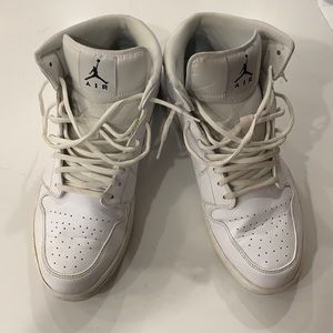 Jordan 1 mids. GUC. 13US.